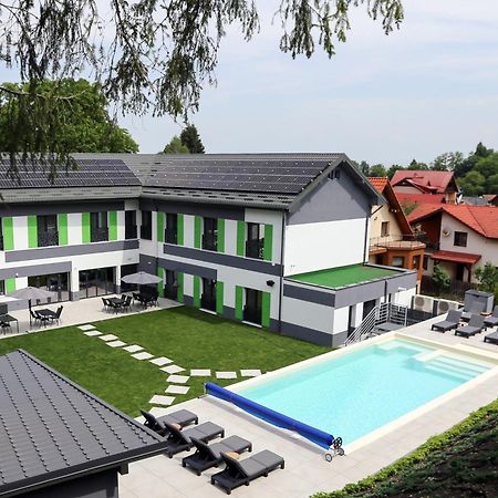 Q Villa Săcele Zewnętrze zdjęcie