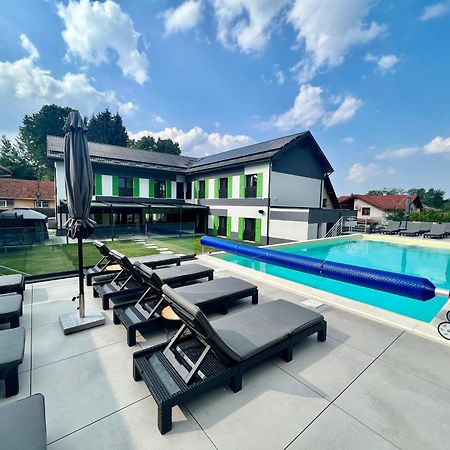 Q Villa Săcele Zewnętrze zdjęcie