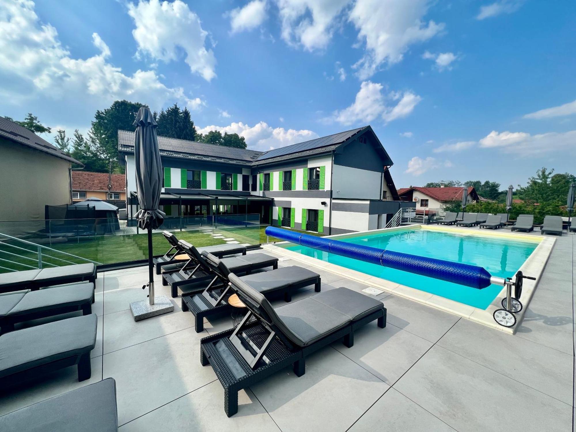 Q Villa Săcele Zewnętrze zdjęcie